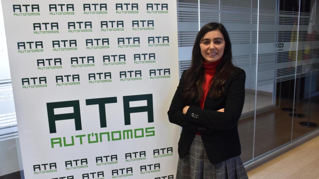 La presidenta de ATA Castilla y León, Leticia Mingueza, posa durante una entrevista con El Español - Noticias de CyL