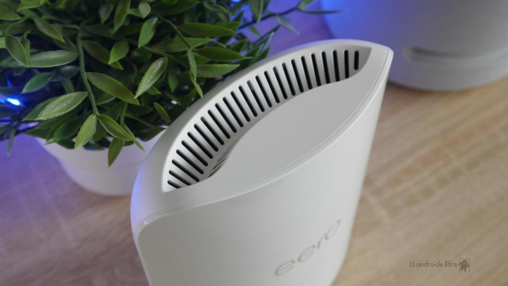 Rejilla de ventilación del Eero 7 Pro