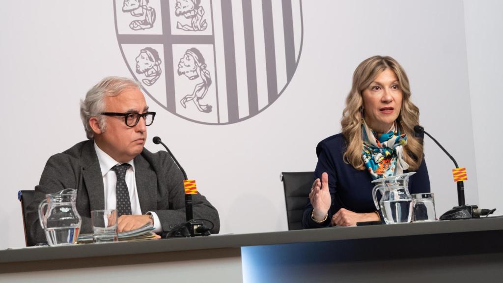 Mar Vaquero y Javier Rincón, en el Consejo de Gobierno