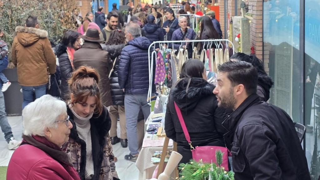 El Mercado de Los Porches.