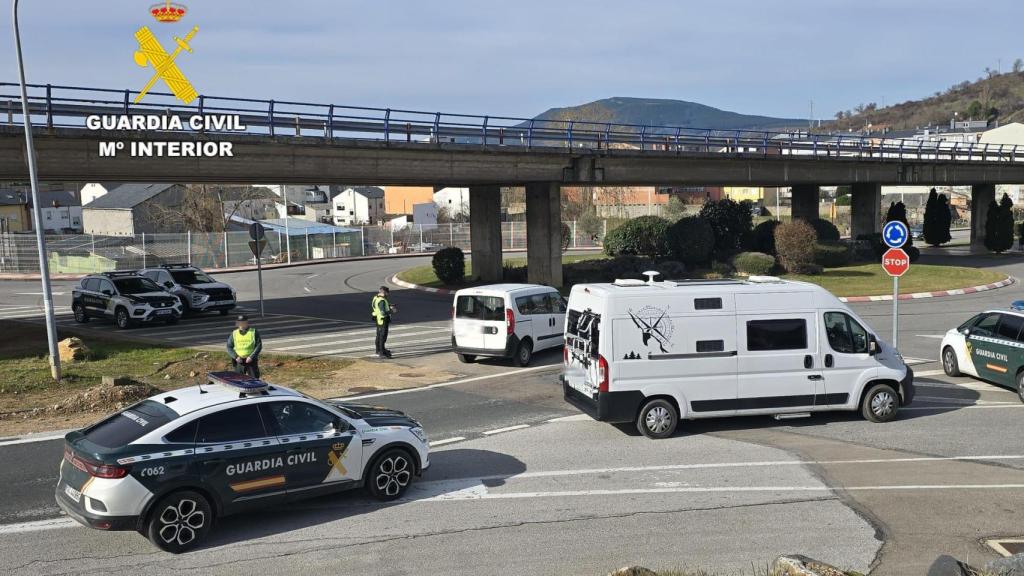 Agentes de la Guardia Civil trabajando en la operación Nodus