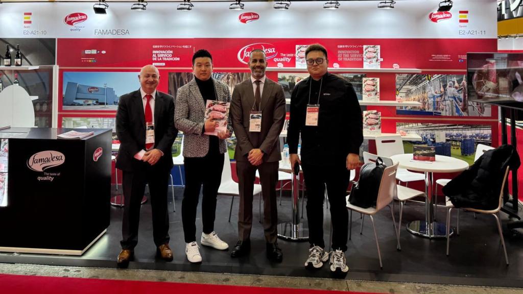 Directivos de Famadesa en Japón.