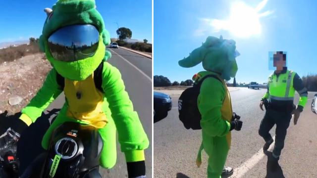 El motorista disfrazado de dragón y parado por la Guardia Civil.