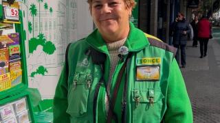 Isabel, vendedora de la ONCE en Triana.