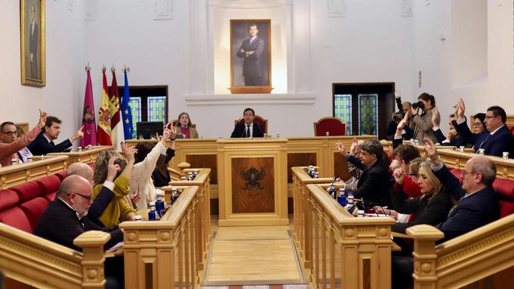 Votación de este jueves en el Pleno extraordinario del Ayuntamiento de Toledo.