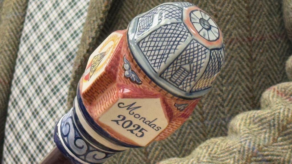 Bastón de Mondas 2025 obra de Gustavo del Pino.