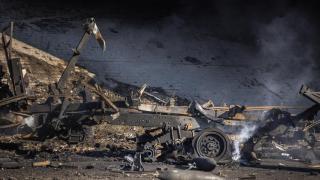 Proyectiles de mortero rusos M-240 abandonados al borde de una carretera entre Latakia y Damasco.