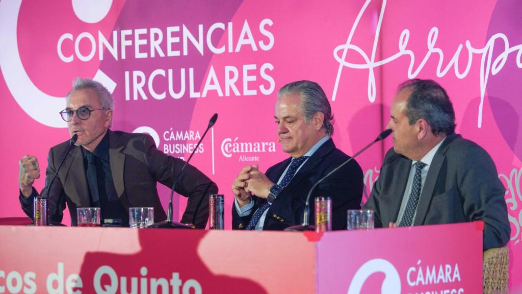 Jesús Navarro, Marcos de Quinto y Carlos Baño, en el Cámara Business Club de Alicante.