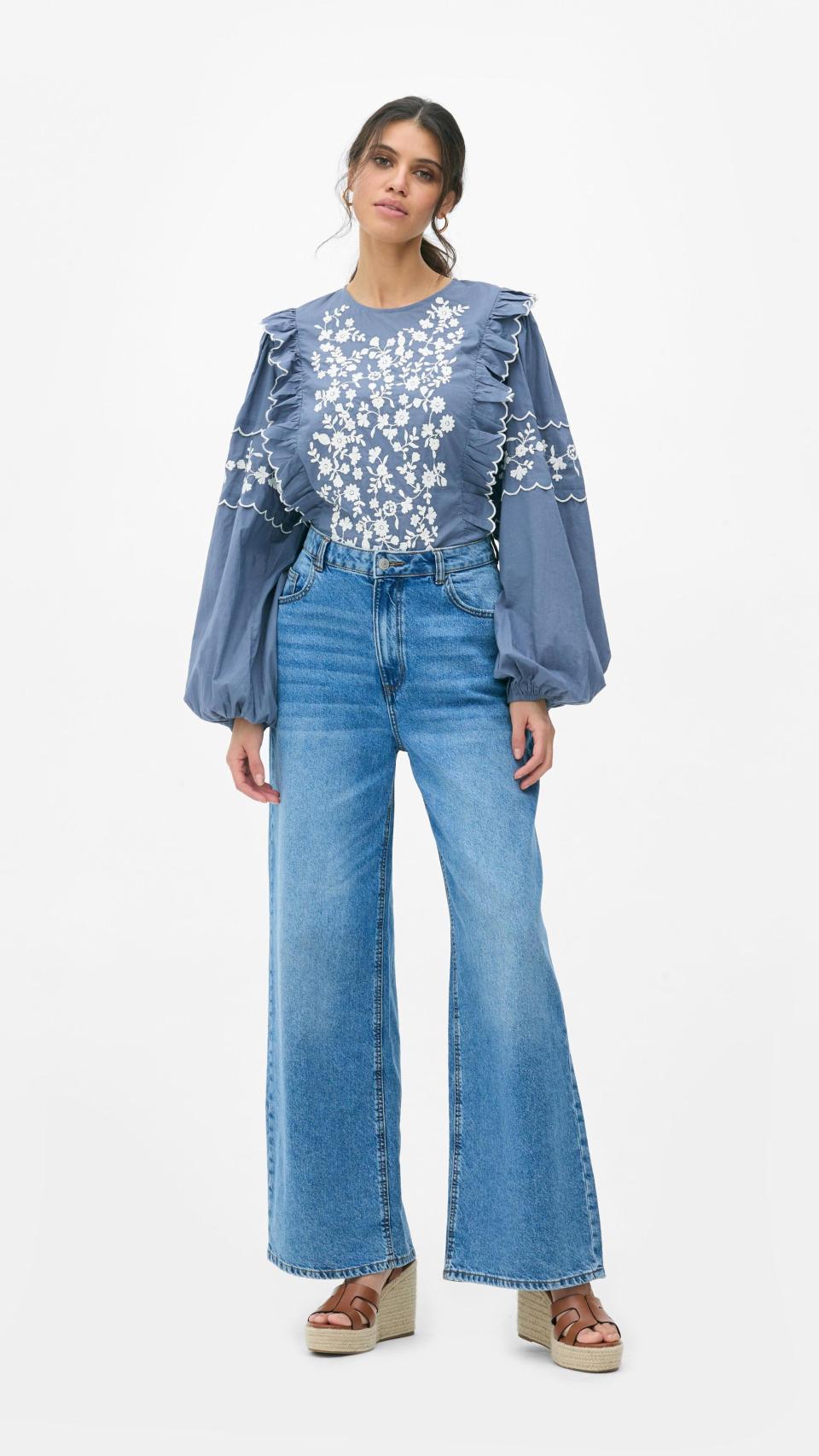 Blusa victoriana con estampado de flores de Primark.