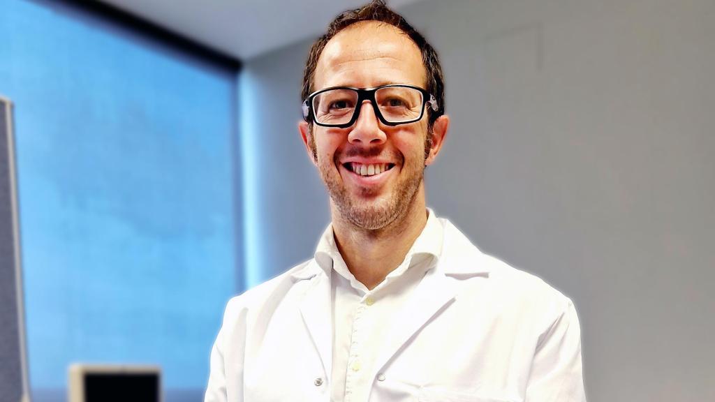 El doctor Gallardo del Hospital Quironsalud Marbella.