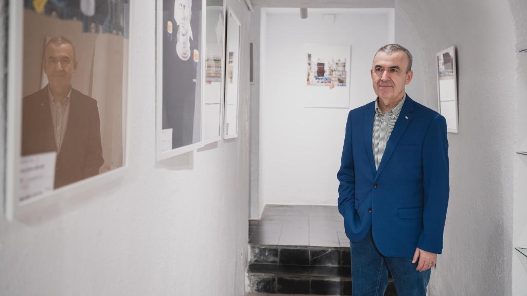 El escritor Lorenzo Silva durante la entrevista con EL ESPAÑOL.