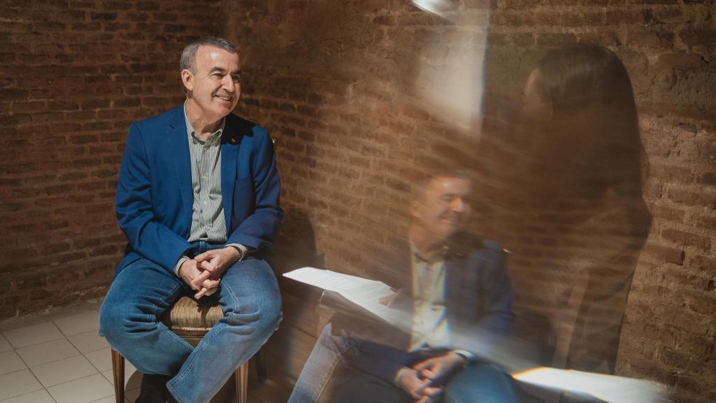 El escritor Lorenzo Silva durante la entrevista con EL ESPAÑOL.