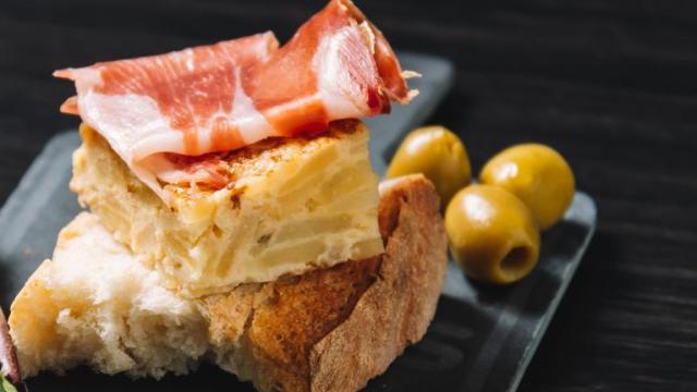 Una tapa.