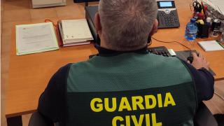 Agente de la Guardia Civil trabajando en la investigación del caso