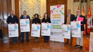 El concejal de Comercio, Mercados y Consumo, Víctor Martín, presenta la iniciativa Bono Mercado