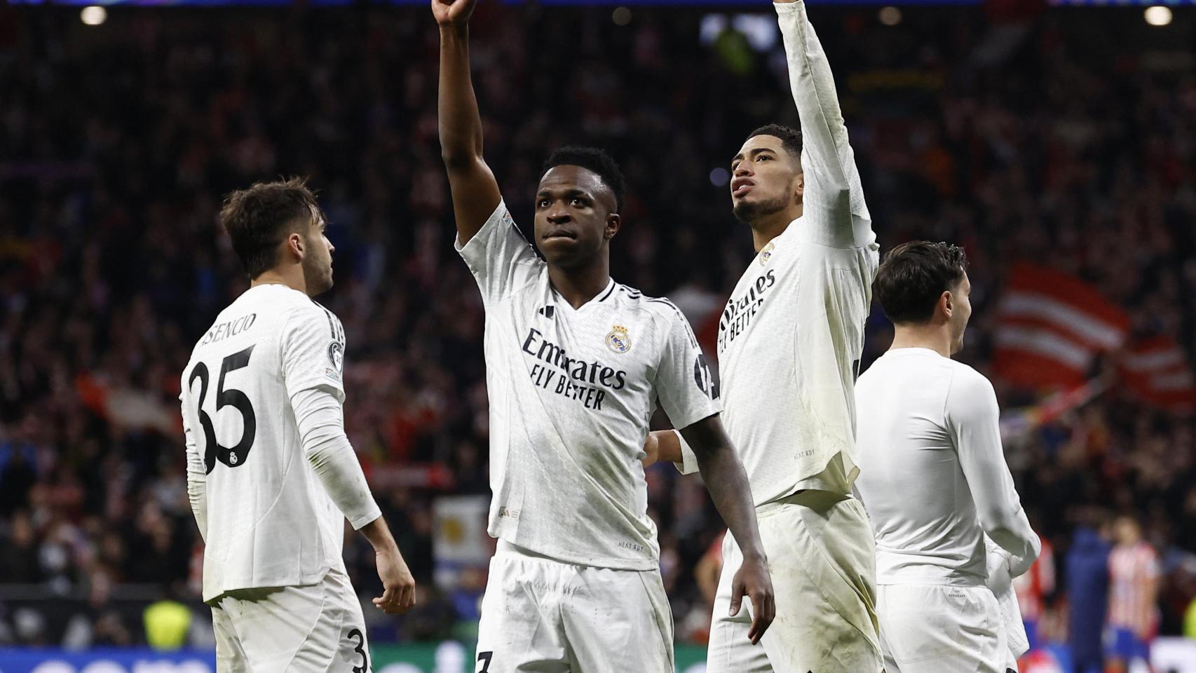 Vinicius y Bellingham celebran la victoria en la tanda de penaltis.
