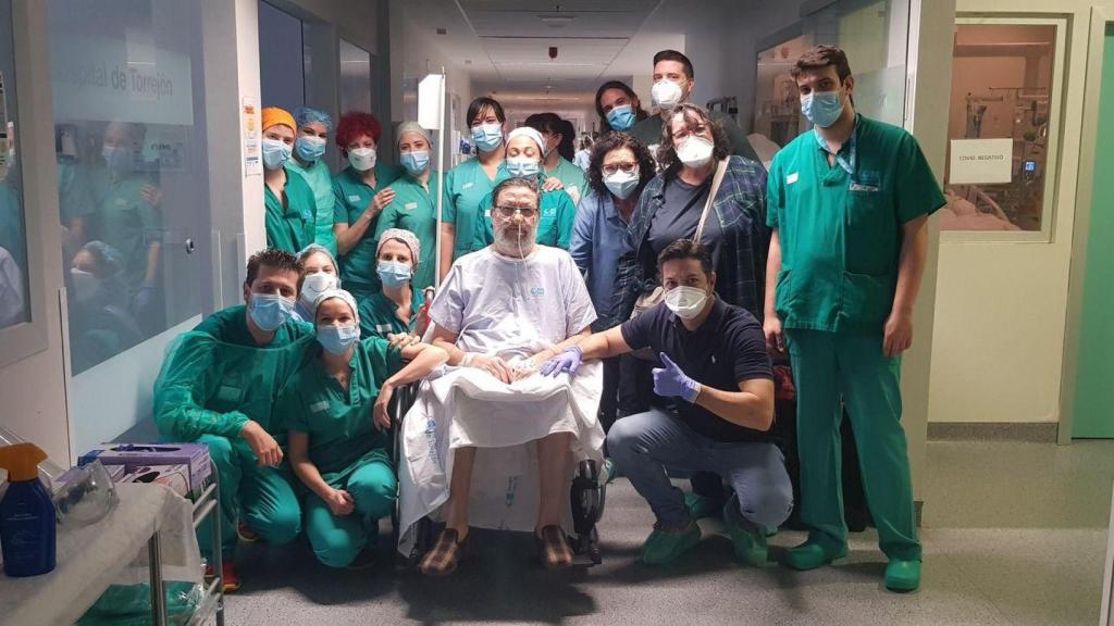 Julio al salir de la UCI del Hospital Universitario de Torrejón de Ardoz después de 57 días ingresado en coma.