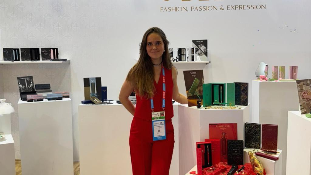 María Narbona en una feria internacional en Dubai.