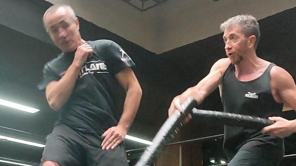 José Luis Serrano Valero (i) y Pablo Motos (d) durante una sesión de entrenamiento.