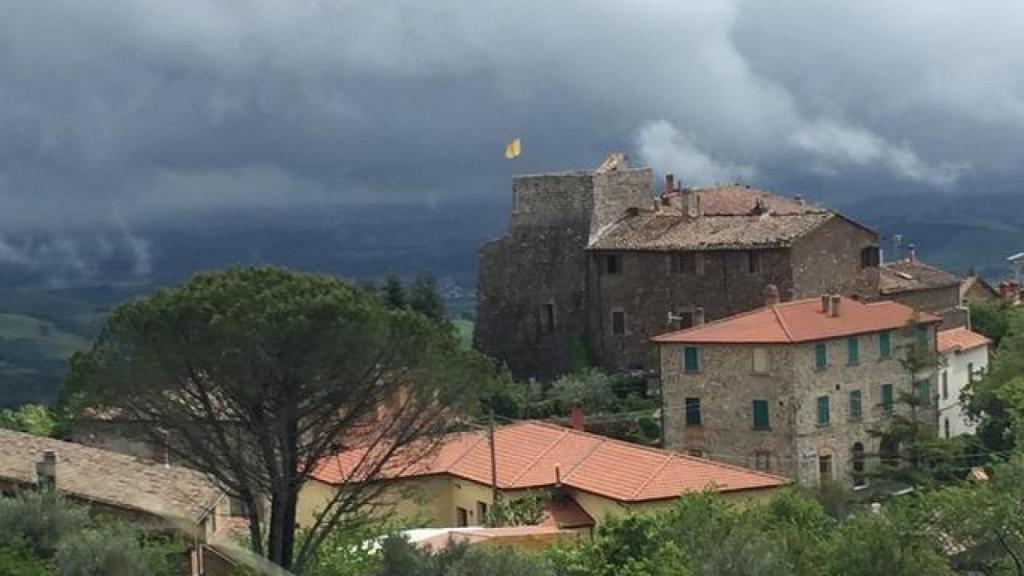 Vista panorámica del castillo de Tatti.