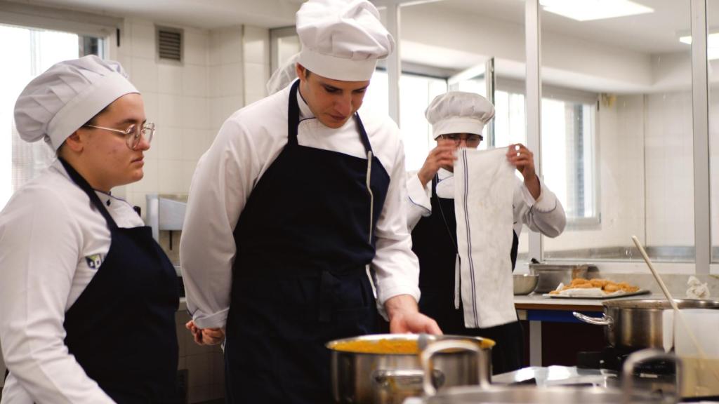 José Antonio en la Escuela Alcazarén