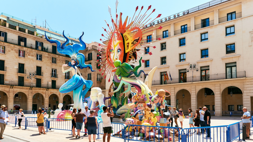 Uno de los monumentos de Hogueras.