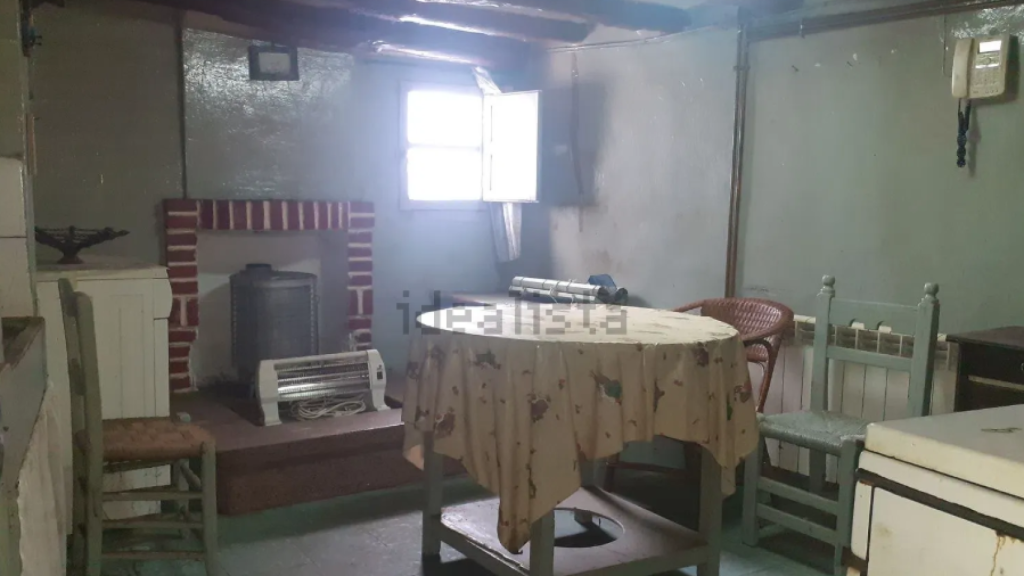 Casa por 10.000 euros en El Frasno.