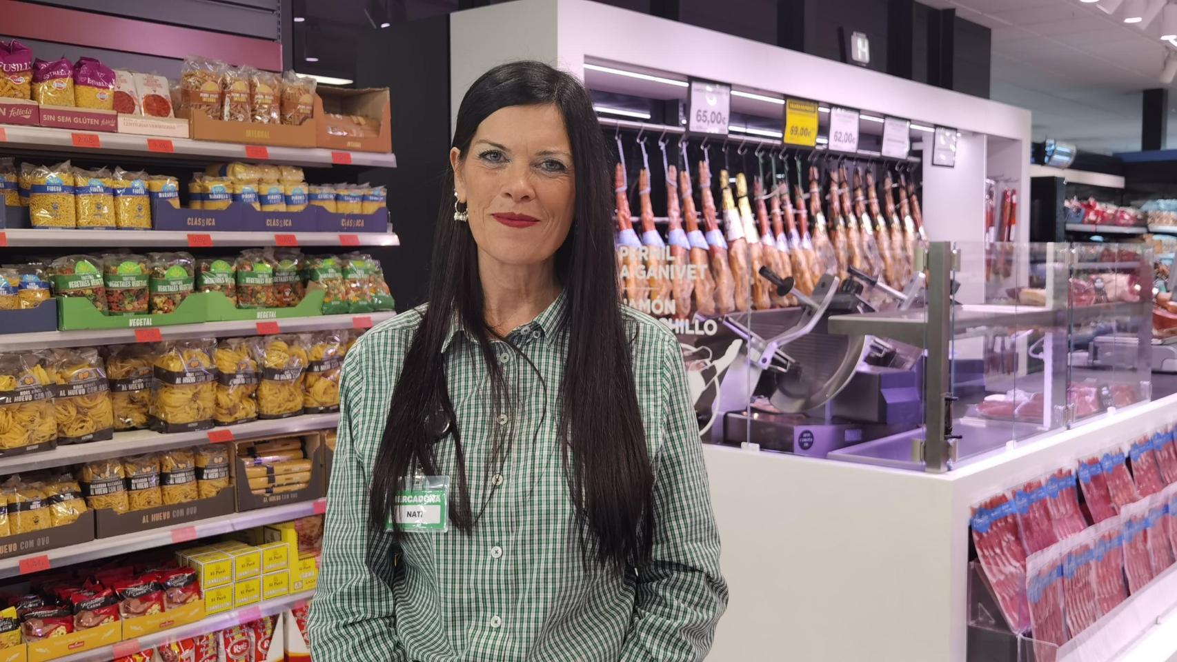 Nati Pérez, una de las empleadas de supermercados que en 2020 estuvo atendiendo a clientes en el Mercadona de Alicante.