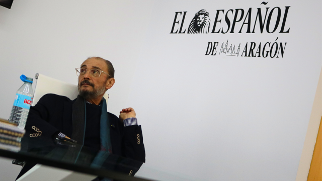 Lambán, en la redacción de EL ESPAÑOL DE ARAGÓN.