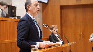 El consejero de Sanidad, José Luis Bancalero, comparece en el pleno de las Cortes de Aragón