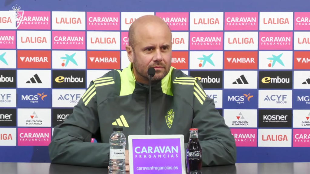 Ramírez en rueda de prensa con el Real Zaragoza.