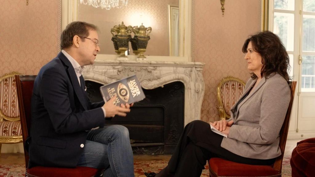 Mari Pau Domínguez entrevista a Javier Sierra en 'La Otra Agenda'.