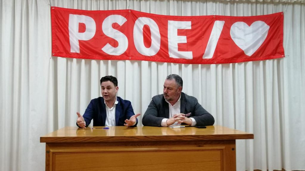 Javier Alfonso Cendón en su acto con militantes en Camponaraya