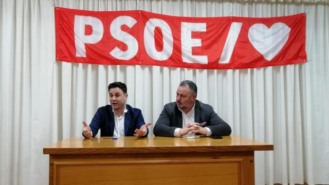 Javier Alfonso Cendón en su acto con militantes en Camponaraya