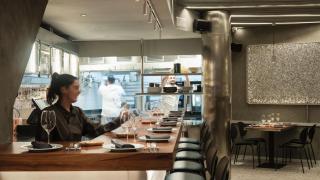 Platos que cambian cada día y un maridaje rompedor: la experiencia gastronómica más original de Sevilla