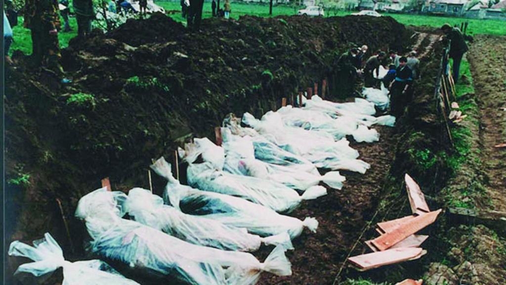 Cadáveres de personas asesinadas en 1993 en los alrededores de Vitez (Bosnia y Herzegovina).