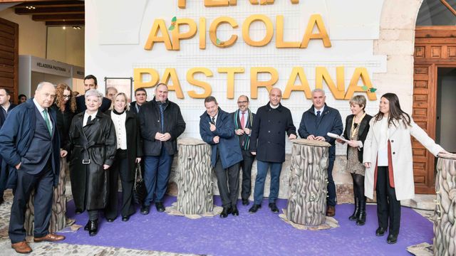 Inauguración de la XLIV Feria Apícola de Pastrana.