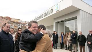 Page durante la inauguración del centro de salud de Carboneras de Guadazaón (Cuenca) en 2023.