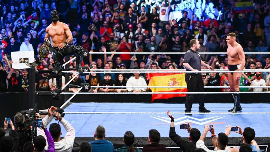 Axiom, en su presentación en el SmackDown celebrado en Barcelona