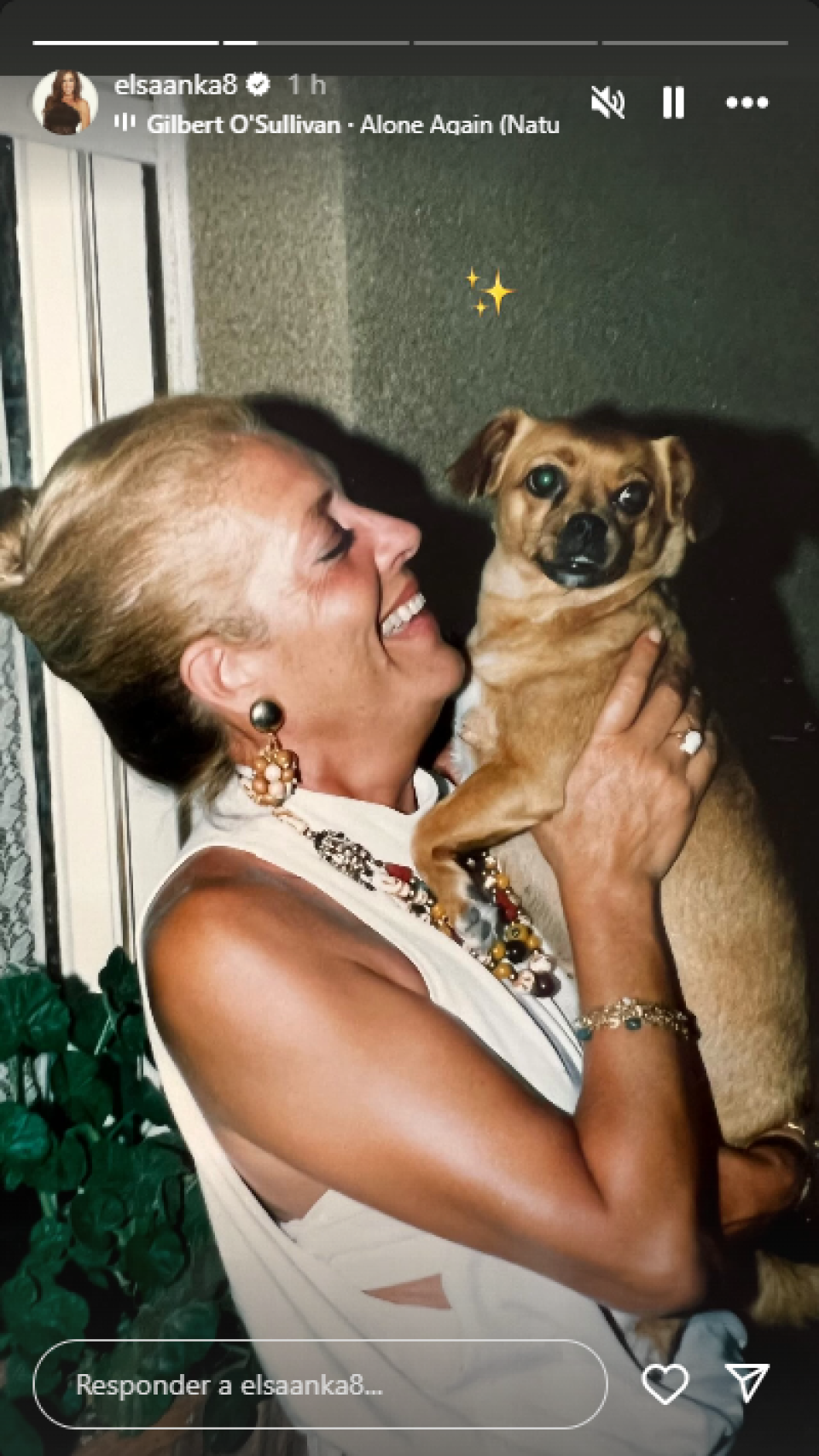 Elsa Anka ha compartido una foto de su madre, recientemente fallecida, en las redes sociales.