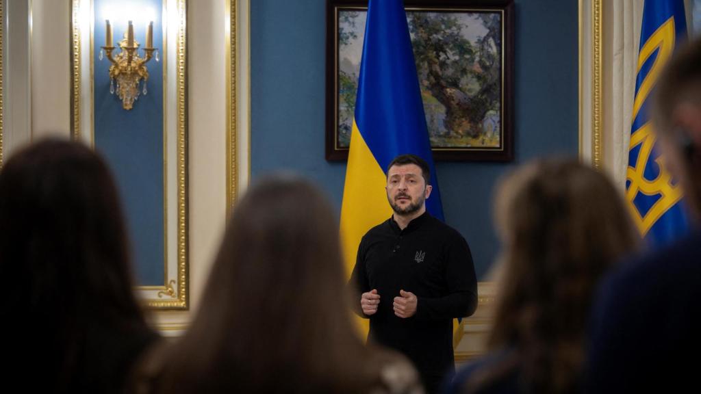 El presidente ucraniano, Volodimir Zelenski , habla durante una conferencia de prensa en Kiev.