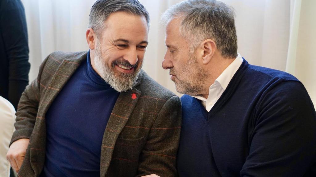Abascal y Pollán conversan antes de la comida con afiliados en Valladolid