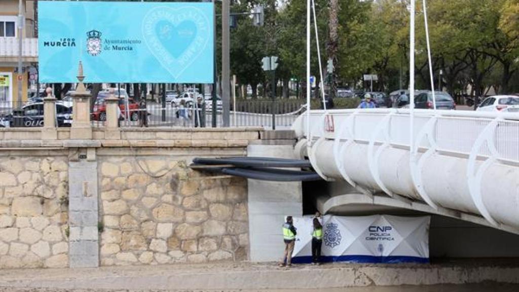 Hallado un cadáver en el río en Murcia que podría ser de la persona desaparecida el día 8.