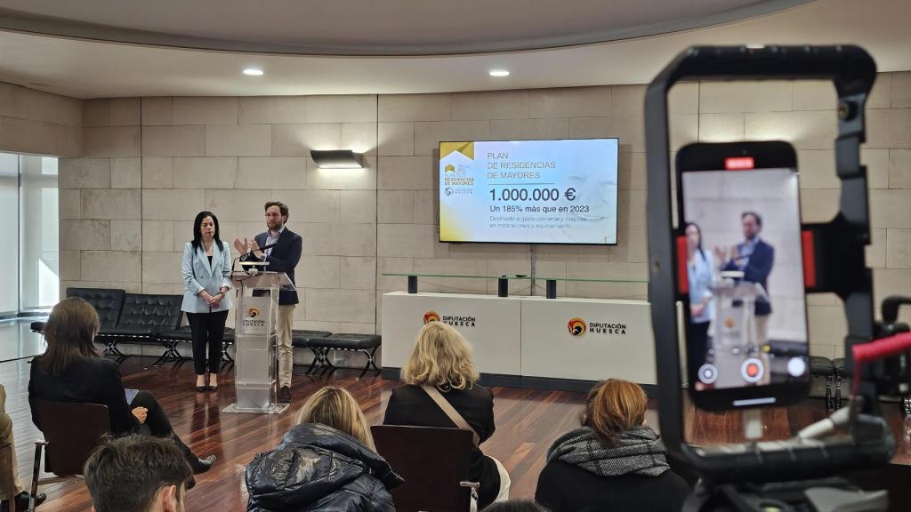 Claver e Ibort en la presentación del Plan de Residencias 2025.