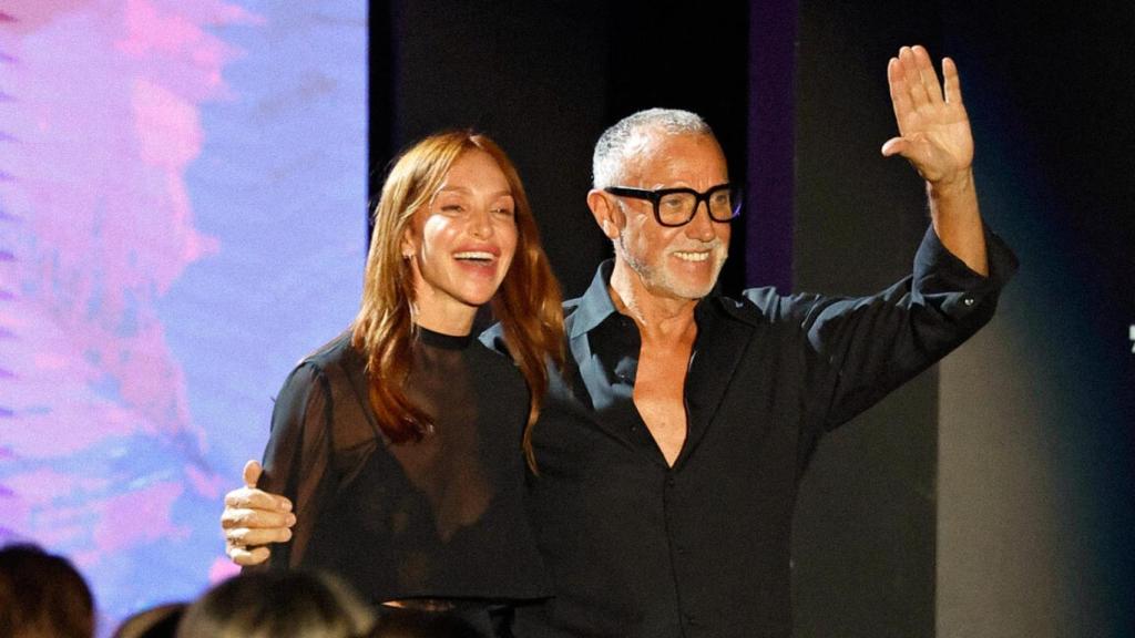 Beatriz Claro y Fernando Claro, diseñadores de la firma, en un desfile.