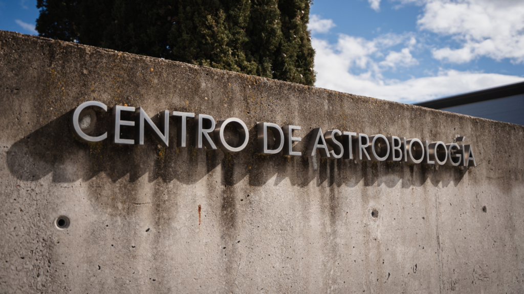 Fachada del Centro de Astrobiología, en las instalaciones del INTA en Torrejón de Ardoz (Madrid).