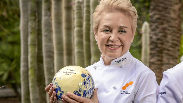 Susi Díaz, en la foto que luce el premio de los Tres Soles.