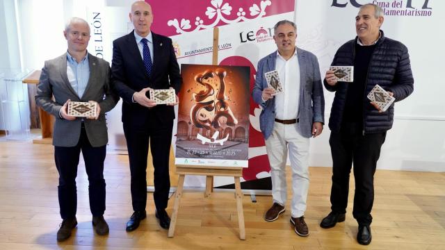 El alcalde de León, José Antonio Diez; el concejal Vicente; el alcalde de Astorga, José Luis Nieto; y el presidente de la Cámara de Comercio de Astorga, Juan José Alonso Martínez, en la presentación de SICA 2025