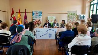 El presidente de la Diputación de Valladolid, Conrado Íscar, y el director-gerente del centro hospitalario Benito Menni han renovado el convenio de colaboración para la prevención y detección del Deterioro Cognitivo Leve