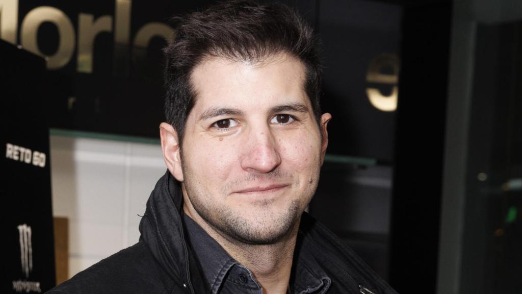 El escritor Julián Contreras en un acto público en Madrid, en enero de 2023.